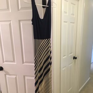 Gilli Mitchel Knit Maxi Dress NWT - Size M